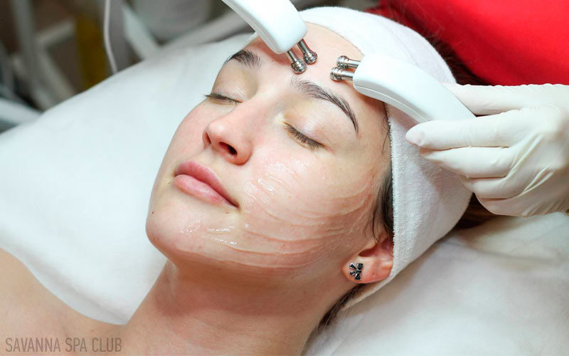 мікроструменевий масаж обличчя